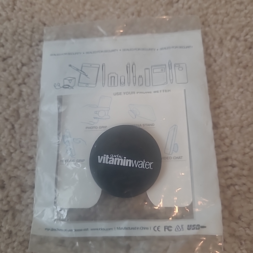 Vitaminwater Black PopSocket